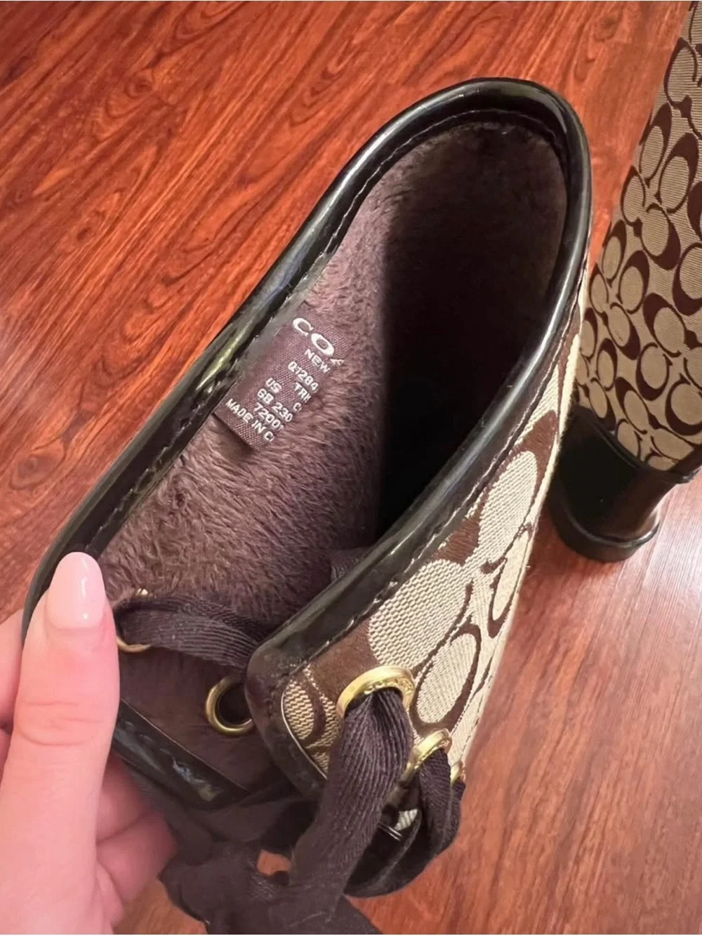 Tristee Rainboots
